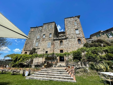 Foto Appartamento in Via Farrattini, Amelia Centro di 230 m² con 6 locali