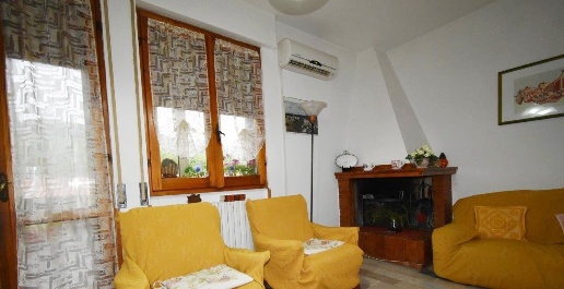 Foto Appartamento a Tempio Pausania Centro di 145 m² con 4 locali