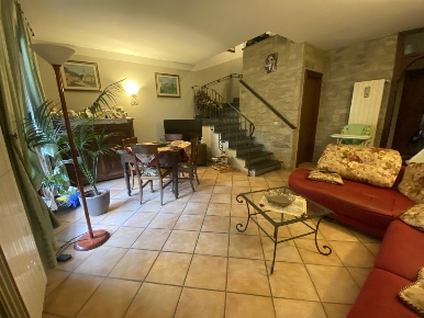 Foto Villa a schiera a Seravezza Ripa Pozzi Querceta Ponterosso di 220 m²