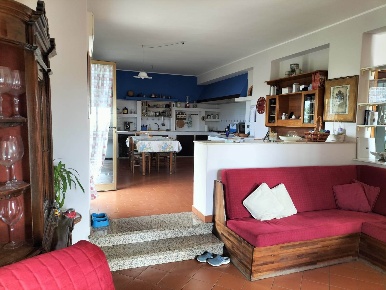 Foto Villa unifamiliare a Mascali di 400 m² con 10 locali in vendita