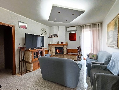 Foto Appartamento a San Severino Marche Cesolo di 86 m² con 6 locali