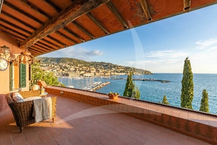 Foto Villa unifamiliare a Monte Argentario Porto Santo Stefano di 850 m²