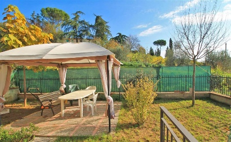 Foto Villa a schiera a Sinalunga di 230 m² con 8 locali in vendita