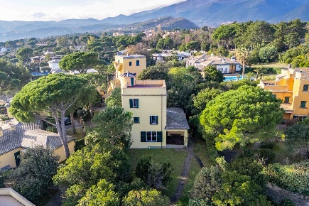 Foto Villa unifamiliare in Via della Rotonda 4, Arenzano Pineta di 238 m²