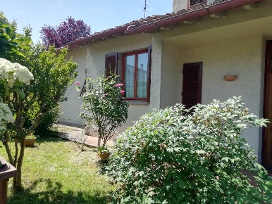 Foto Villa unifamiliare a Scarperia e San Piero di 180 m² con 12 locali