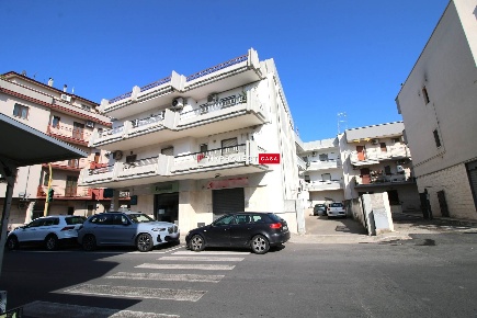 Foto Appartamento in Via Martina 21, Crispiano di 87 m² con 3 locali