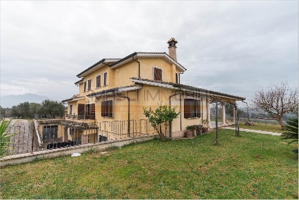 Foto Villa unifamiliare in Strada Torre della Fiora, Palombara Sabina