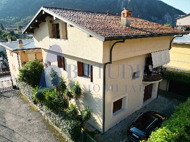 Foto Villa unifamiliare in Viale Promessi Sposi 34, Valmadrera in vendita