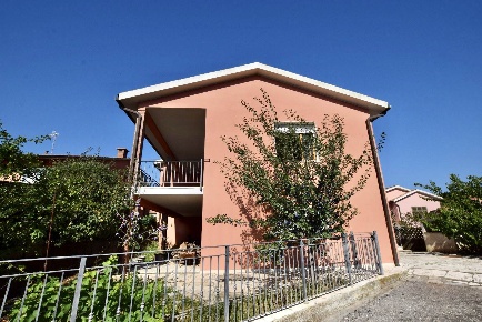 Foto Villa unifamiliare a Campiglia Marittima Centro di 250 m² con 8 locali