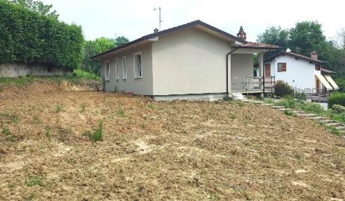 Foto Villa unifamiliare a Stradella Centro di 2 m² con 6 locali in vendita