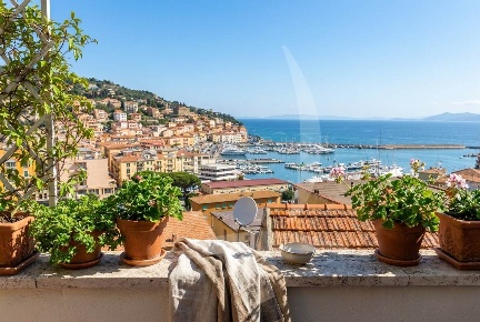 Foto Villa bifamiliare a Monte Argentario Porto Santo Stefano di 180 m²