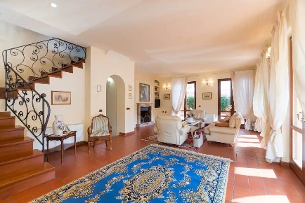 Foto Villa unifamiliare a Serravalle Pistoiese di 171 m² con 6 locali