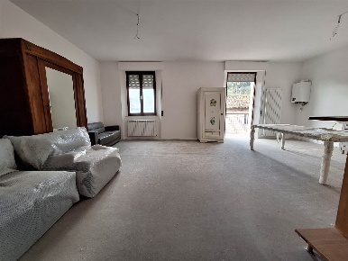 Foto Appartamento a San Severino Marche Centro di 98 m² con 6 locali