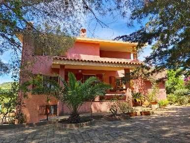 Foto Villa unifamiliare a Siniscola Centro di 280 m² con 10 locali