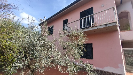 Foto Villa unifamiliare a Castelfranco di Sotto Centro di 483 m² in vendita