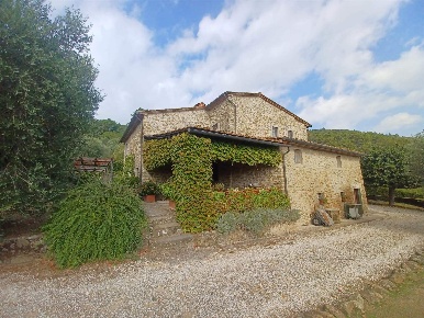 Foto Villa unifamiliare a Serravalle Pistoiese Stazione Masotti di 400 m²