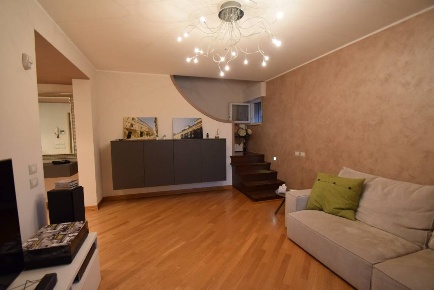 Foto Villa unifamiliare a Rottofreno San Nicolò di 289 m² con 7 locali