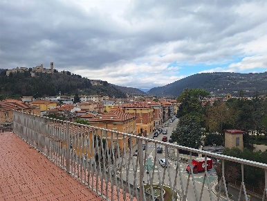 Foto Appartamento a San Severino Marche Centro di 106 m² con 6 locali