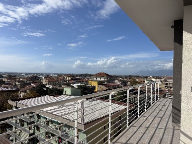 Foto Appartamento in Via Roma, Bellizzi Centro di 110 m² con 4 locali