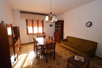 Foto Appartamento a Sinalunga Bettolle di 90 m² con 6 locali in vendita