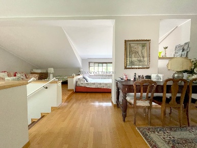 Foto Villa unifamiliare in Via De Gasperi, Casatenovo Centro di 500 m²