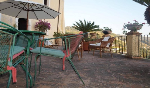 Foto Villa unifamiliare a Amantea Centro di 320 m² con 8 locali in vendita