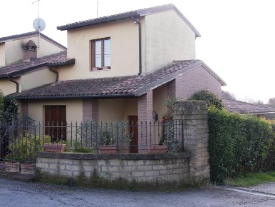 Foto Villa a schiera a Montepulciano di 190 m² con 7 locali in vendita