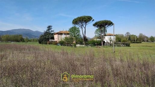 Foto Villa unifamiliare a Castelfranco di Sotto di 200 m² con 8 locali