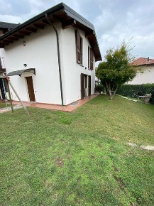 Foto Villa in Via Idroscalo, Sesto Calende in vendita