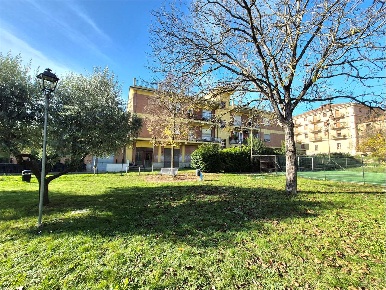 Foto Appartamento a Monte San Giovanni Campano di 120 m² con 6 locali