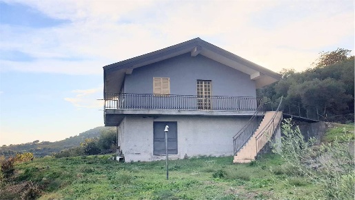 Foto Villa unifamiliare in via Andronico, Mascali di 100 m² con 4 locali