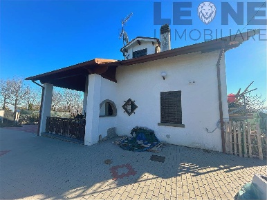 Foto Villa unifamiliare in via del santuario  2, Castelvetro di Modena