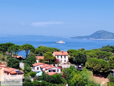 Foto Villa unifamiliare a Portoferraio di 120 m² con 5 locali in vendita