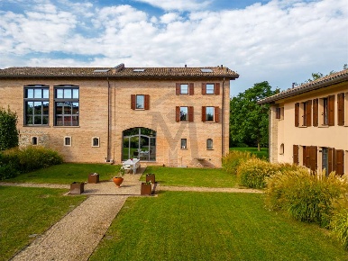 Foto Villa unifamiliare in TURATI 56, Quattro Castella di 750 m² in vendita