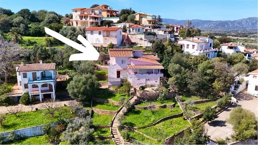 Foto Villa unifamiliare a Siniscola di 257 m² con 8 locali in vendita