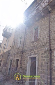Foto Appartamento in via Masaniello  4, Tempio Pausania Centro di 63 m²
