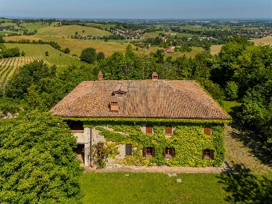 Foto Villa unifamiliare in VENEZIA 29, Quattro Castella di 344 m²