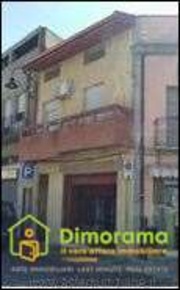 Foto Appartamento in Via Gramsci 26, Guspini Centro di 100 m² con 8 locali