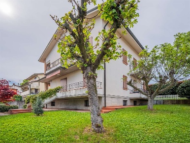 Foto Villa bifamiliare in Mattei 30, Quattro Castella Puianello di 221 m²