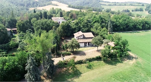 Foto Villa unifamiliare in VIA DE AMICIS 8, Quattro Castella di 600 m²