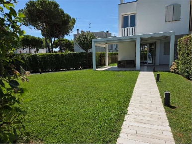 Foto Villa bifamiliare in Via Lesina, Caorle Duna Verde di 113 m²