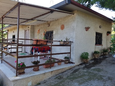 Foto Villa unifamiliare in Strada Bambino 50, Casteldaccia di 70 m²