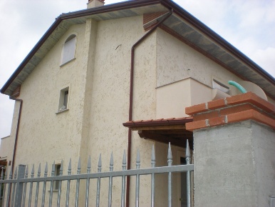 Foto Villa unifamiliare a Seravezza di 160 m² con 5 locali in vendita