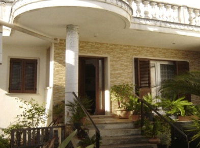 Foto Villa unifamiliare in Via XXV Aprile 58, Veglie di 132 m² con 7 locali
