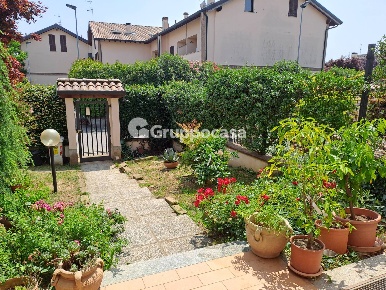 Foto Villa a schiera in Via Cler, Magenta in vendita