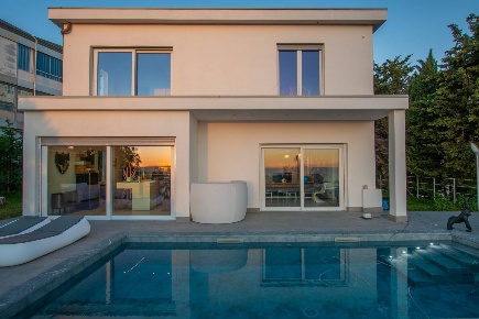 Foto Villa singola in Via Scotto, Savona Villetta, Valloria di 180 m²