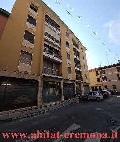 Foto Appartamento a Cremona di 80 m² con 3 locali in affitto