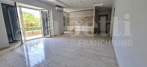 Foto Appartamento in Via Roma 00, Bacoli Centro di 90 m² con 4 locali