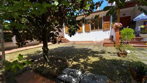 Foto Appartamento a Collesalvetti Colognole di 95 m² con 3 locali