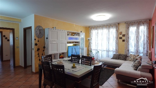 Foto Appartamento a Guastalla Centro di 110 m² con 6 locali in vendita